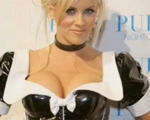 Thumb for The 25 Greatest Moments in Celebrity Cleavage 
